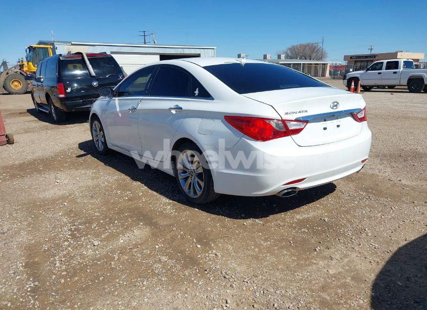 Photo 3 of 2013 Hyundai Sonata SE (VIN 5NPEC4AC3DH692793)