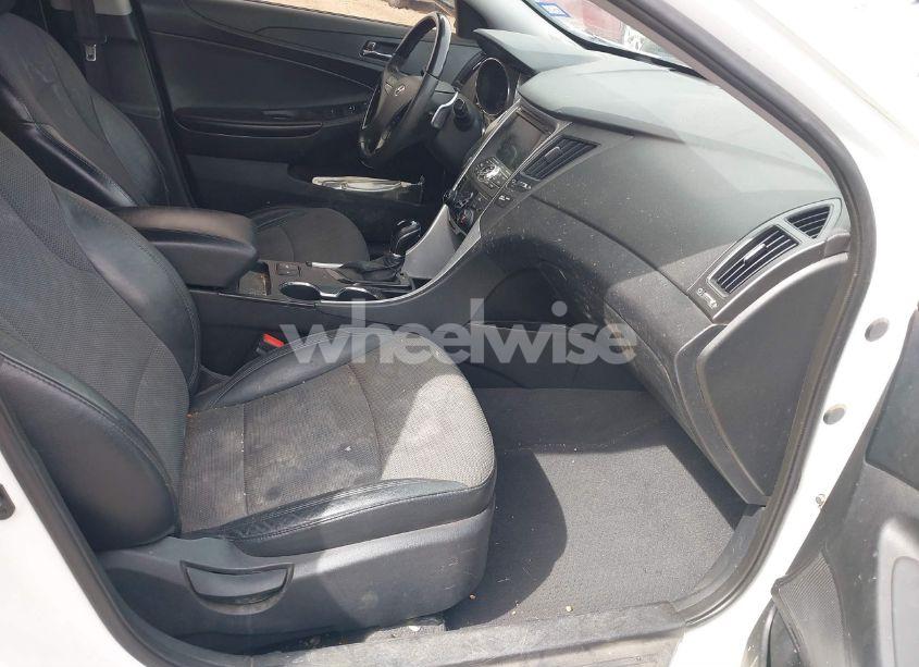 Photo 5 of 2013 Hyundai Sonata SE (VIN 5NPEC4AC3DH692793)