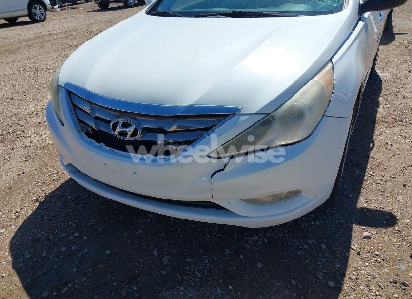 Photo 6 of 2013 Hyundai Sonata SE (VIN 5NPEC4AC3DH692793)