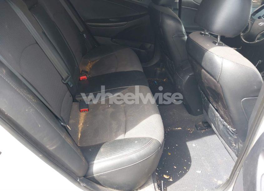 Photo 8 of 2013 Hyundai Sonata SE (VIN 5NPEC4AC3DH692793)