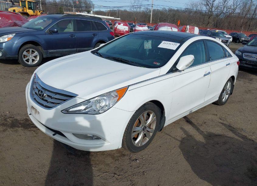 Photo 2 of 2013 Hyundai Sonata LIMITED (VIN 5NPEC4AC3DH699906)