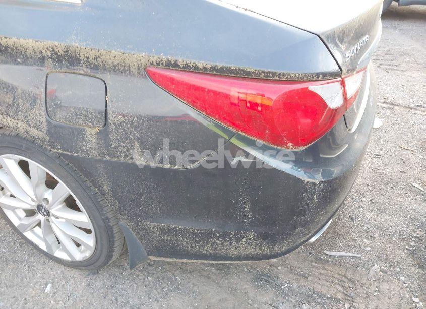 Photo 12 of 2013 Hyundai Sonata SE (VIN 5NPEC4AC3DH738977)