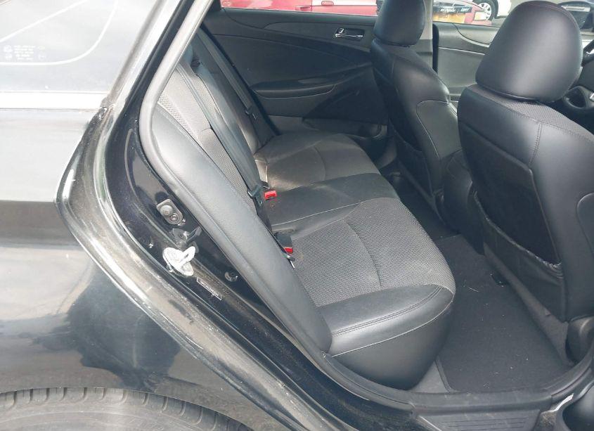 Photo 8 of 2013 Hyundai Sonata SE (VIN 5NPEC4AC3DH810244)