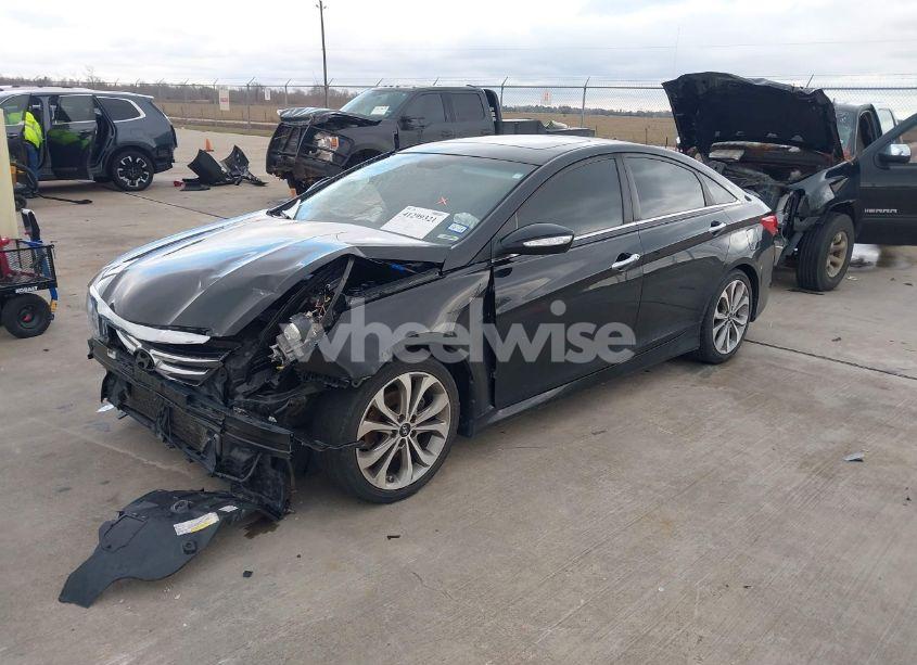 Photo 2 of 2014 Hyundai Sonata SE (VIN 5NPEC4AC3EH851619)