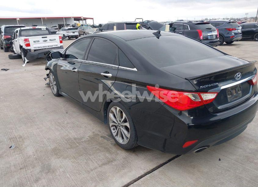 Photo 3 of 2014 Hyundai Sonata SE (VIN 5NPEC4AC3EH851619)