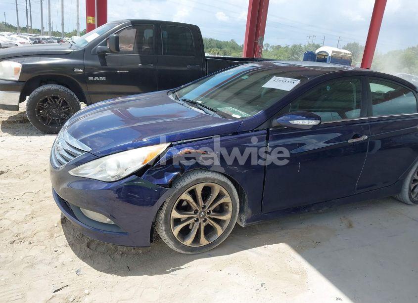 Photo 6 of 2014 Hyundai Sonata SE (VIN 5NPEC4AC3EH887844)