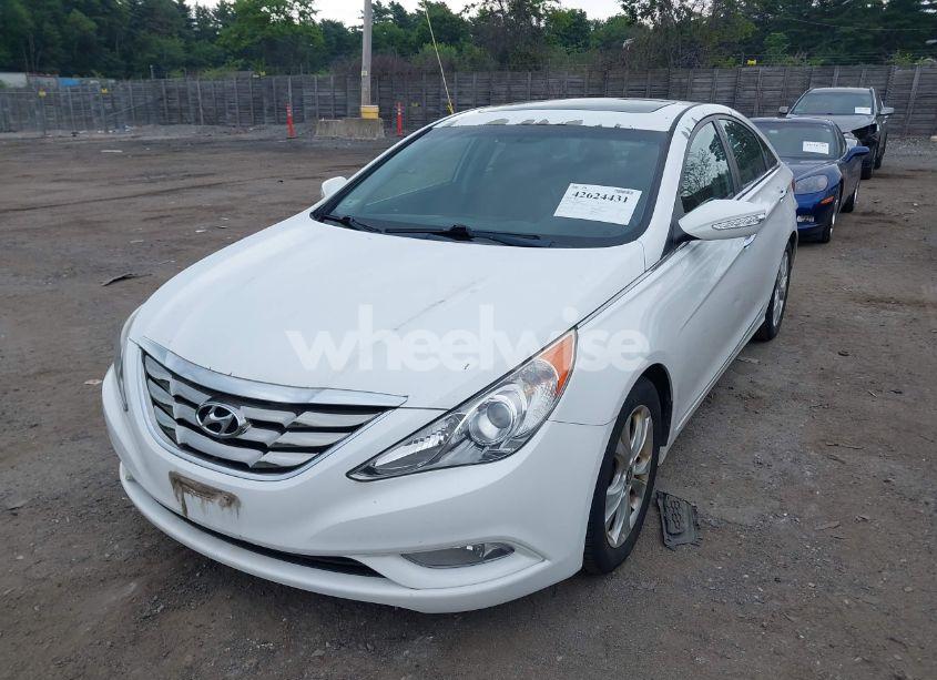 Photo 2 of 2011 Hyundai Sonata LIMITED (VIN 5NPEC4AC4BH002661)
