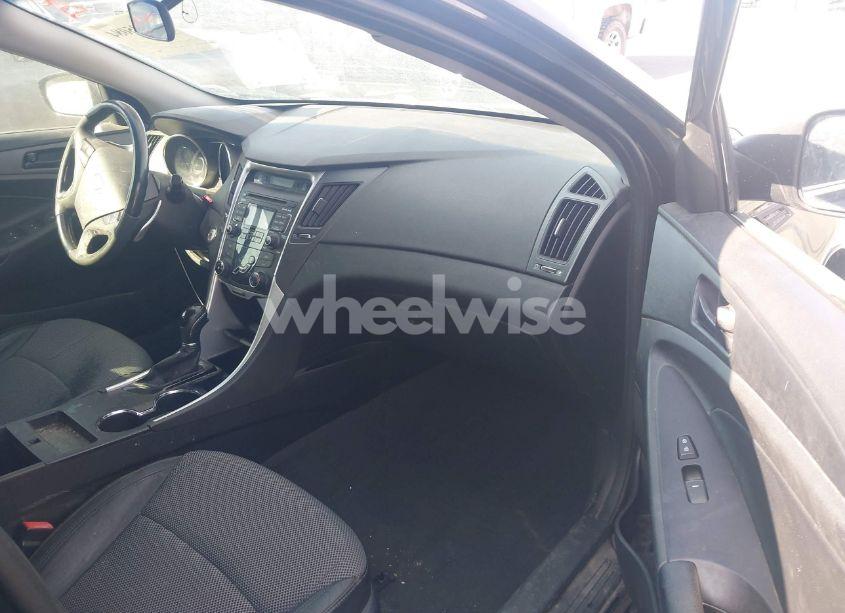 Photo 5 of 2011 Hyundai Sonata SE (VIN 5NPEC4AC4BH013076)