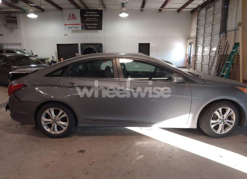 Photo 13 of 2011 Hyundai Sonata LIMITED (VIN 5NPEC4AC4BH032369)