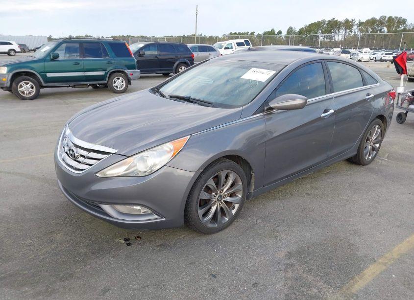 Photo 2 of 2011 Hyundai Sonata SE (VIN 5NPEC4AC4BH045820)