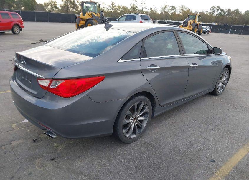 Photo 4 of 2011 Hyundai Sonata SE (VIN 5NPEC4AC4BH045820)