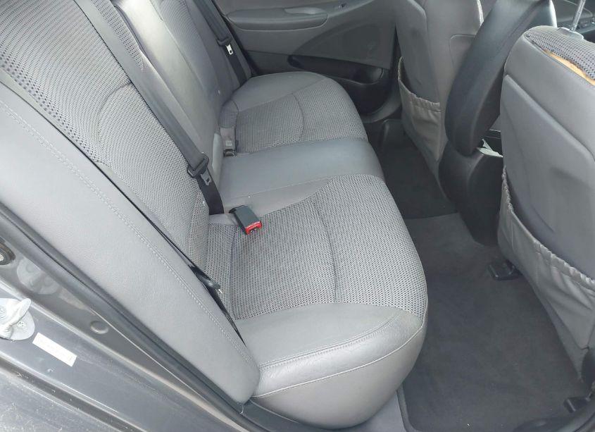Photo 8 of 2011 Hyundai Sonata SE (VIN 5NPEC4AC4BH045820)