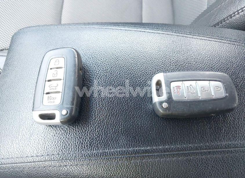 Photo 11 of 2011 Hyundai Sonata SE (VIN 5NPEC4AC4BH096427)