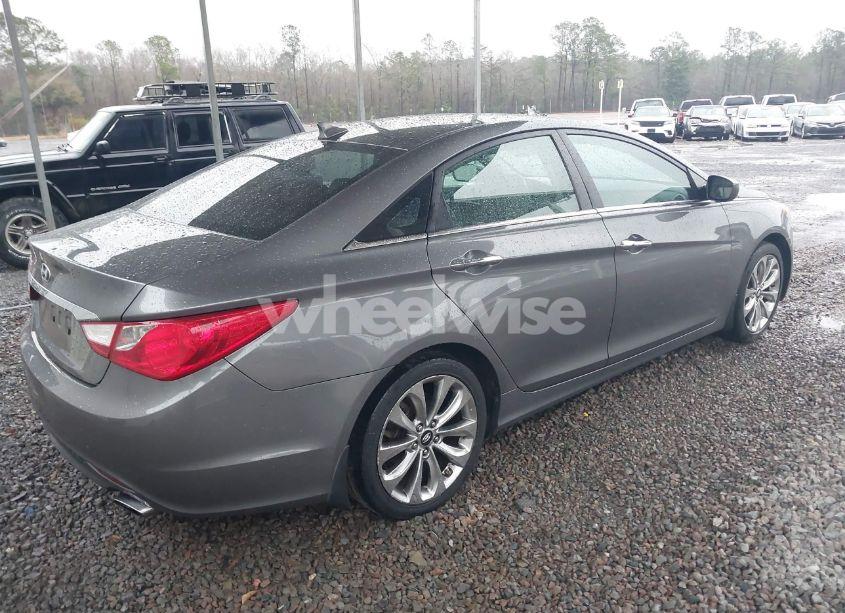 Photo 4 of 2011 Hyundai Sonata SE (VIN 5NPEC4AC4BH124386)
