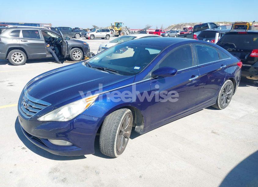 Photo 2 of 2011 Hyundai Sonata SE (VIN 5NPEC4AC4BH141916)