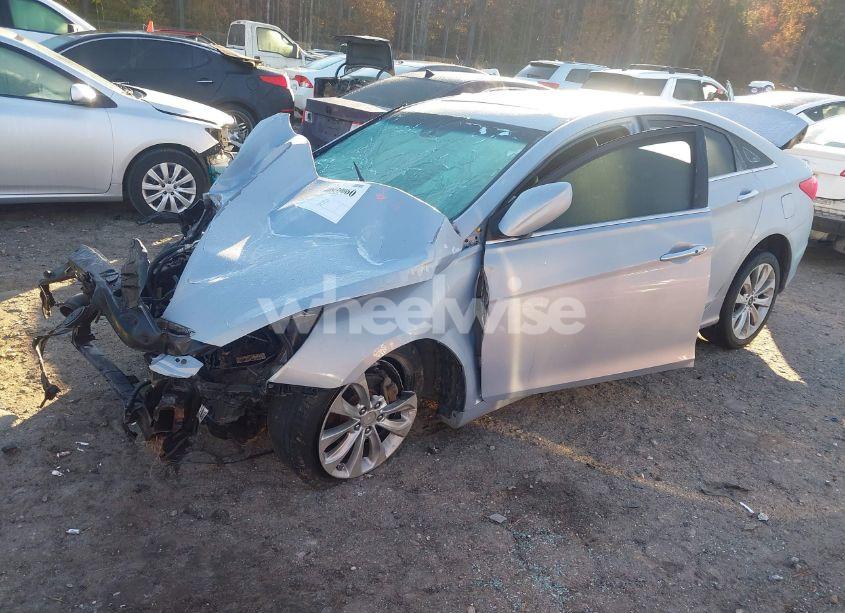 Photo 2 of 2011 Hyundai Sonata SE (VIN 5NPEC4AC4BH142211)