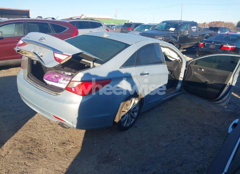 Photo 4 of 2011 Hyundai Sonata SE (VIN 5NPEC4AC4BH142211)