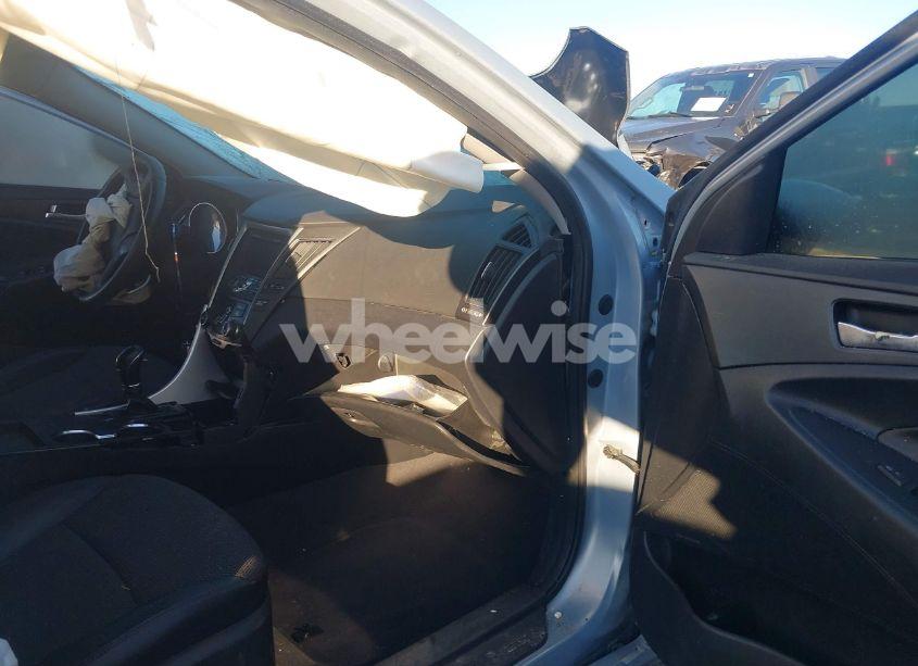 Photo 5 of 2011 Hyundai Sonata SE (VIN 5NPEC4AC4BH142211)