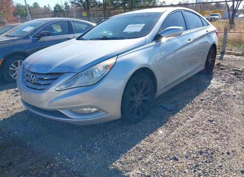 Photo 2 of 2012 Hyundai Sonata SE (VIN 5NPEC4AC4CH324816)