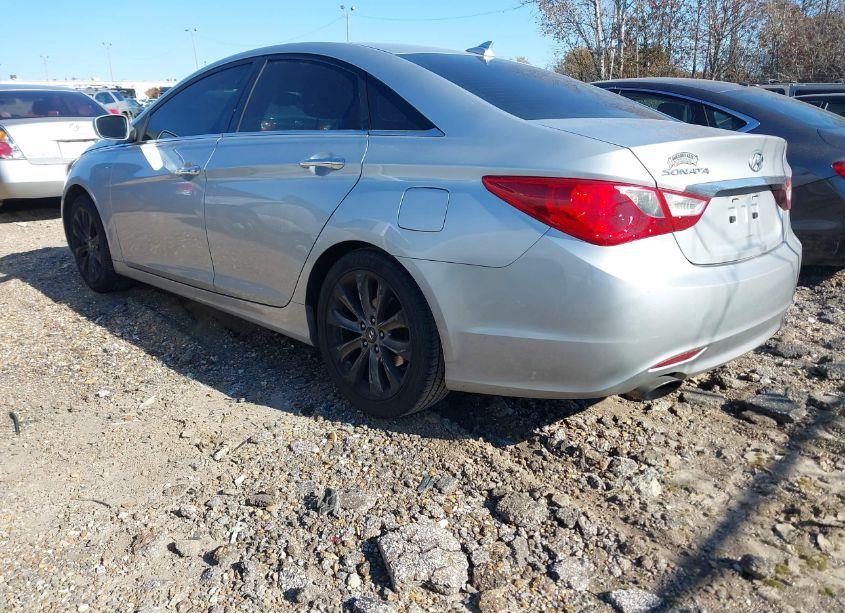 Photo 3 of 2012 Hyundai Sonata SE (VIN 5NPEC4AC4CH324816)