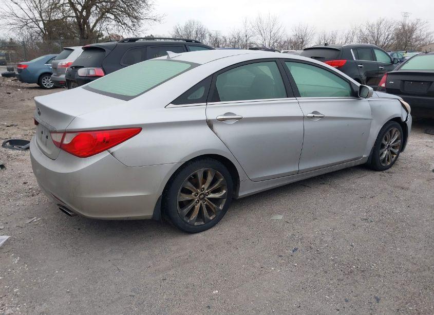 Photo 4 of 2012 Hyundai Sonata SE (VIN 5NPEC4AC4CH358917)