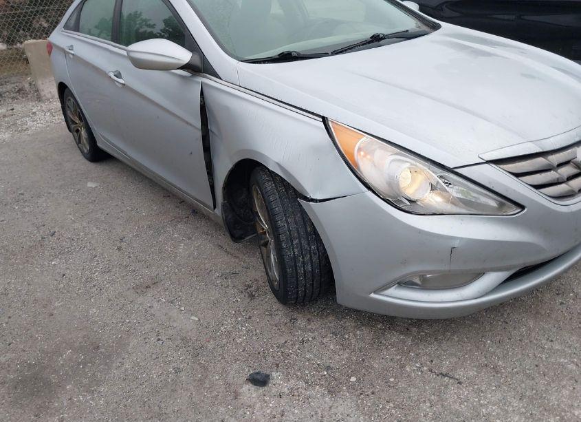 Photo 6 of 2012 Hyundai Sonata SE (VIN 5NPEC4AC4CH358917)