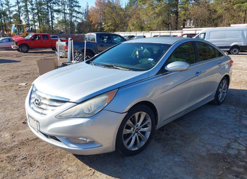 Photo 2 of 2012 Hyundai Sonata SE (VIN 5NPEC4AC4CH384739)