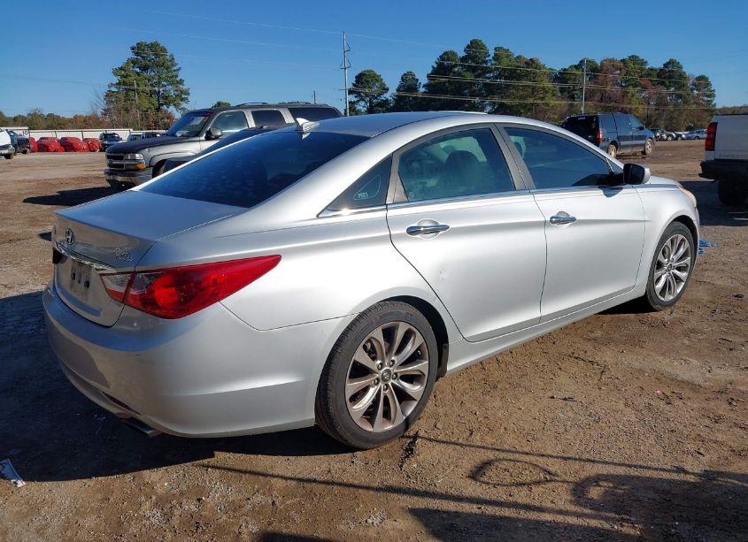 Photo 4 of 2012 Hyundai Sonata SE (VIN 5NPEC4AC4CH384739)
