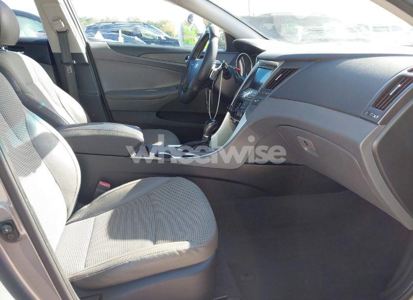 Photo 5 of 2012 Hyundai Sonata SE (VIN 5NPEC4AC4CH397491)