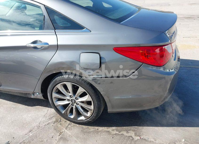 Photo 6 of 2012 Hyundai Sonata SE (VIN 5NPEC4AC4CH397491)