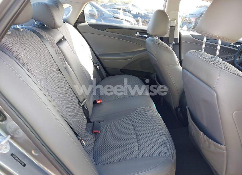 Photo 8 of 2012 Hyundai Sonata SE (VIN 5NPEC4AC4CH397491)
