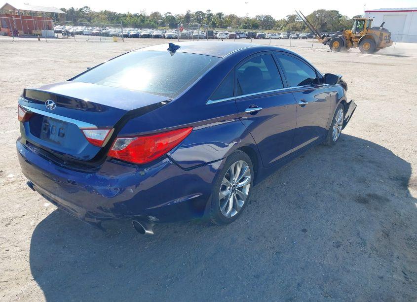 Photo 4 of 2012 Hyundai Sonata SE (VIN 5NPEC4AC4CH404469)