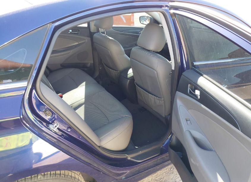 Photo 8 of 2012 Hyundai Sonata SE (VIN 5NPEC4AC4CH404469)