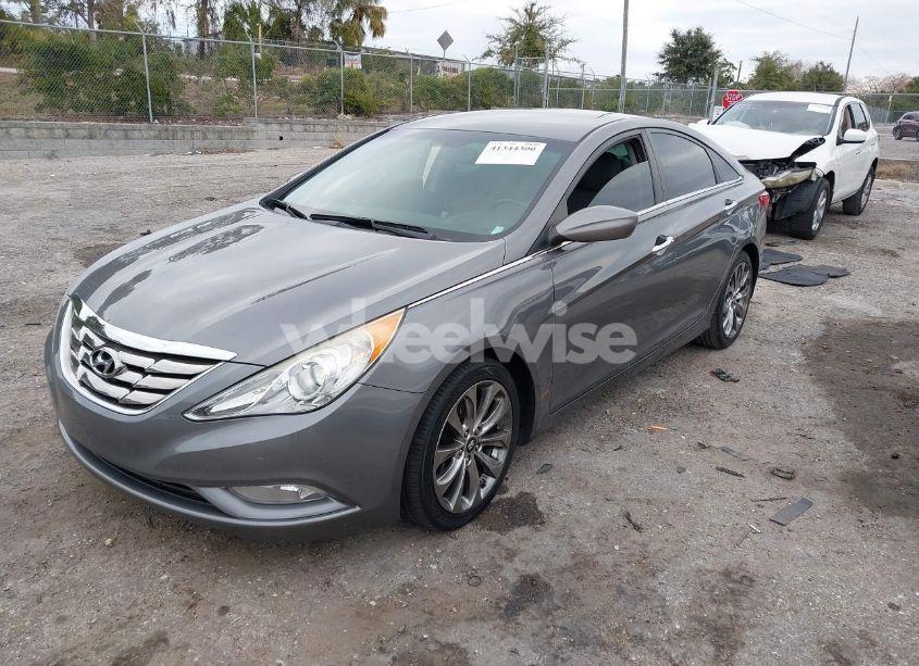 Photo 2 of 2012 Hyundai Sonata SE (VIN 5NPEC4AC4CH477695)