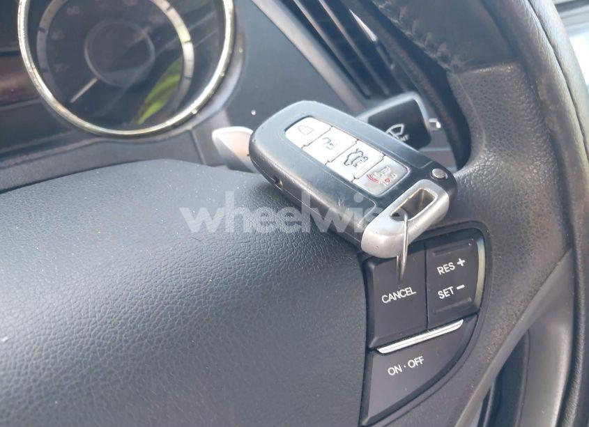 Photo 11 of 2013 Hyundai Sonata SE (VIN 5NPEC4AC4DH506081)