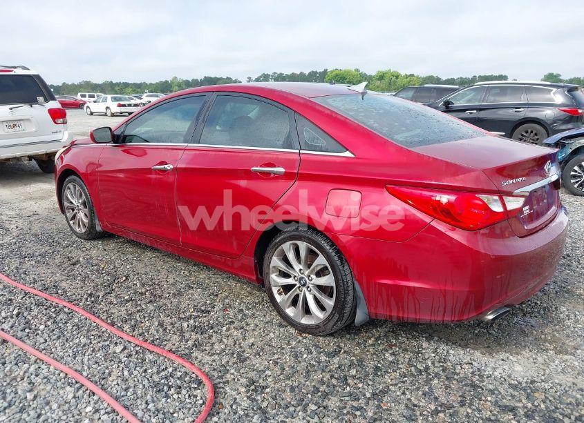 Photo 3 of 2013 Hyundai Sonata SE (VIN 5NPEC4AC4DH510311)