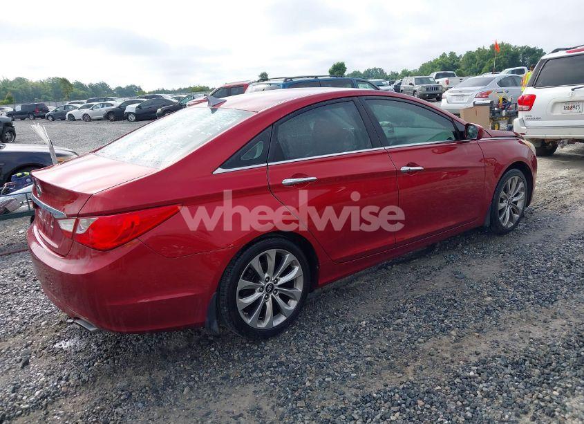 Photo 4 of 2013 Hyundai Sonata SE (VIN 5NPEC4AC4DH510311)