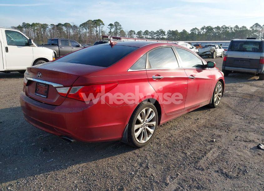 Photo 4 of 2013 Hyundai Sonata SE (VIN 5NPEC4AC4DH518537)