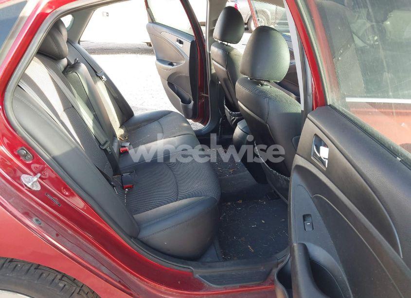 Photo 8 of 2013 Hyundai Sonata SE (VIN 5NPEC4AC4DH518537)