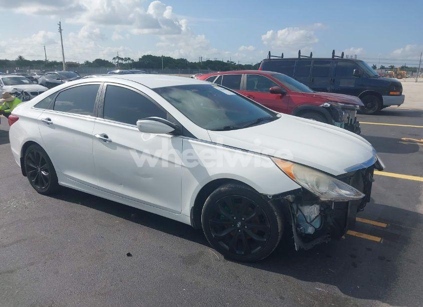 2013 Hyundai Sonata SE (VIN 5NPEC4AC4DH546340) main photo
