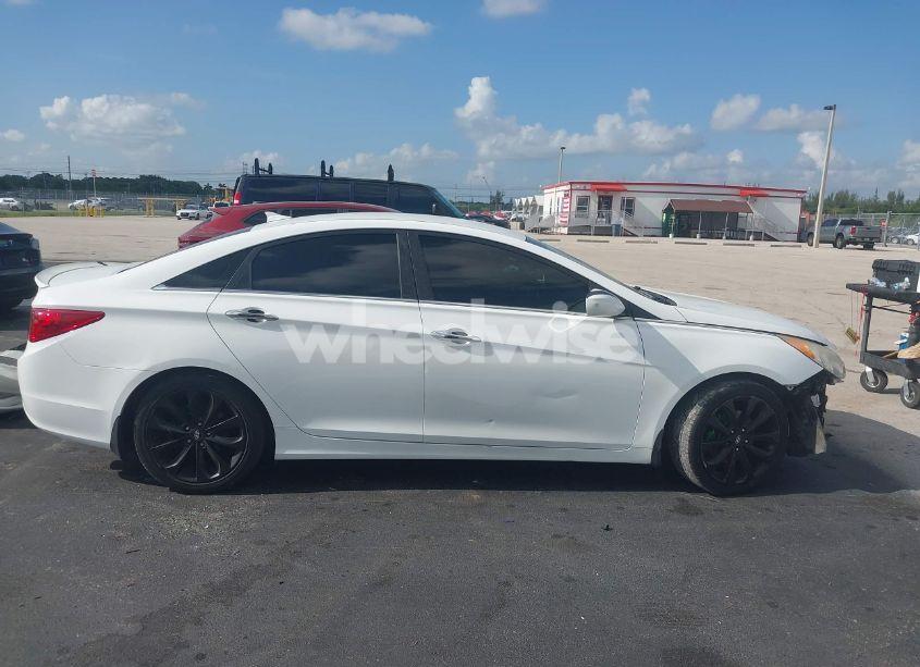 Photo 14 of 2013 Hyundai Sonata SE (VIN 5NPEC4AC4DH546340)