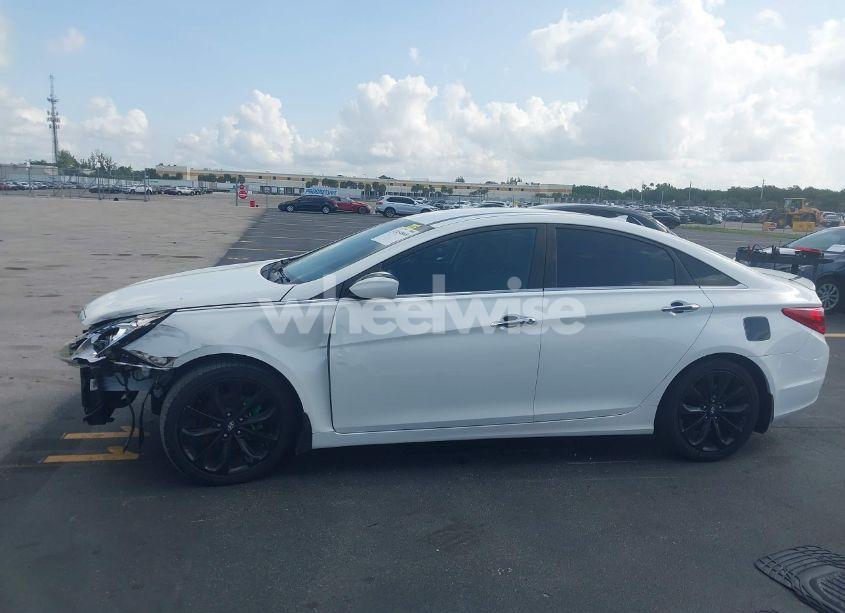 Photo 15 of 2013 Hyundai Sonata SE (VIN 5NPEC4AC4DH546340)