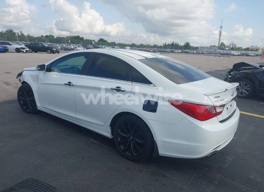 Photo 3 of 2013 Hyundai Sonata SE (VIN 5NPEC4AC4DH546340)