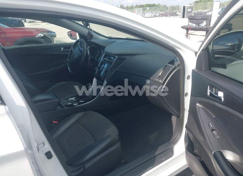 Photo 5 of 2013 Hyundai Sonata SE (VIN 5NPEC4AC4DH546340)