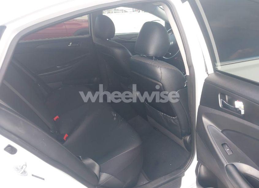 Photo 8 of 2013 Hyundai Sonata SE (VIN 5NPEC4AC4DH546340)