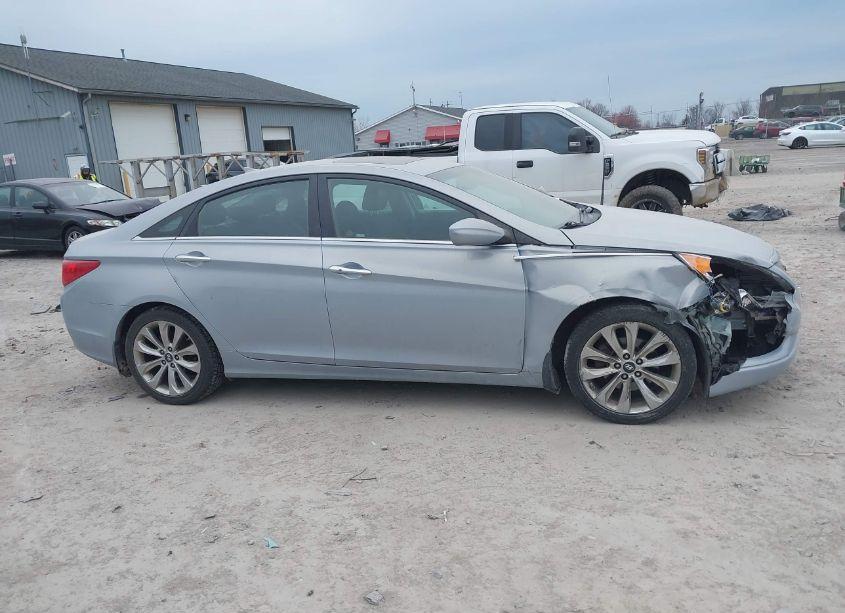 Photo 13 of 2013 Hyundai Sonata SE (VIN 5NPEC4AC4DH550095)