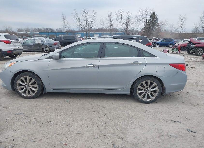 Photo 14 of 2013 Hyundai Sonata SE (VIN 5NPEC4AC4DH550095)
