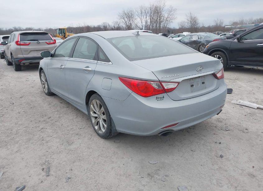 Photo 3 of 2013 Hyundai Sonata SE (VIN 5NPEC4AC4DH550095)