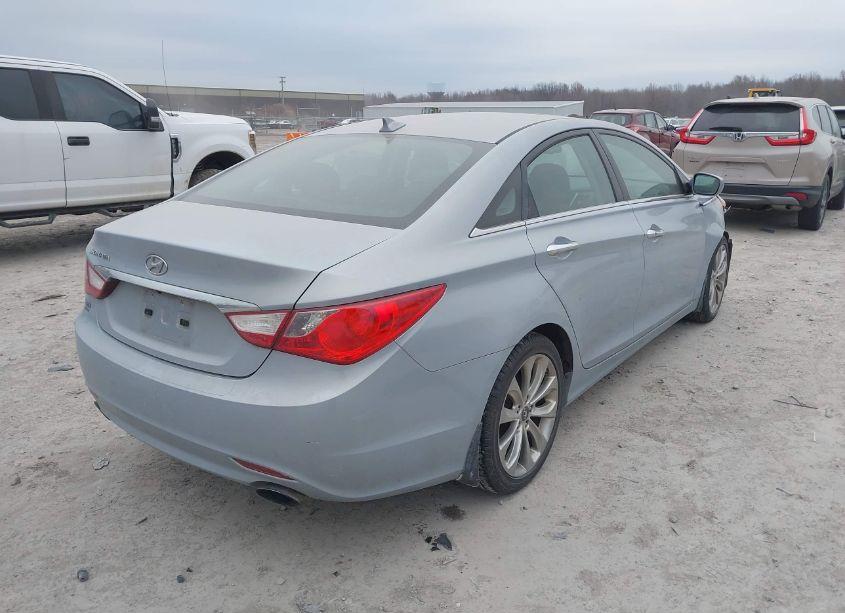 Photo 4 of 2013 Hyundai Sonata SE (VIN 5NPEC4AC4DH550095)