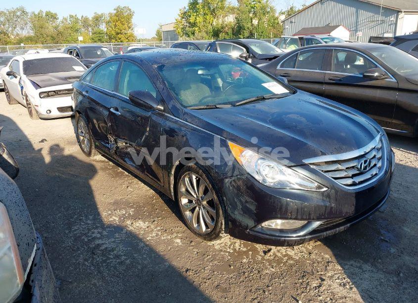 2013 Hyundai Sonata SE (VIN 5NPEC4AC4DH552915) main photo